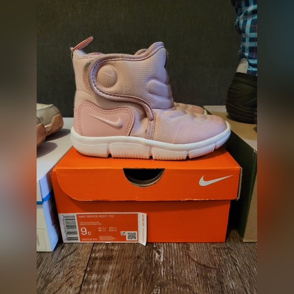 Toddler Snow Boots (8c & 9c) - Picture 2 of 7